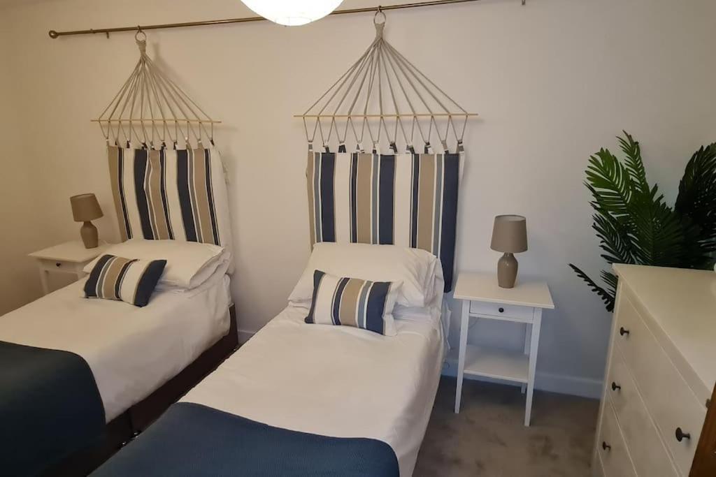 Beach View, 4 Bedroom House Opposite The Sea! Sleeps 10 Sandgate Exteriér fotografie