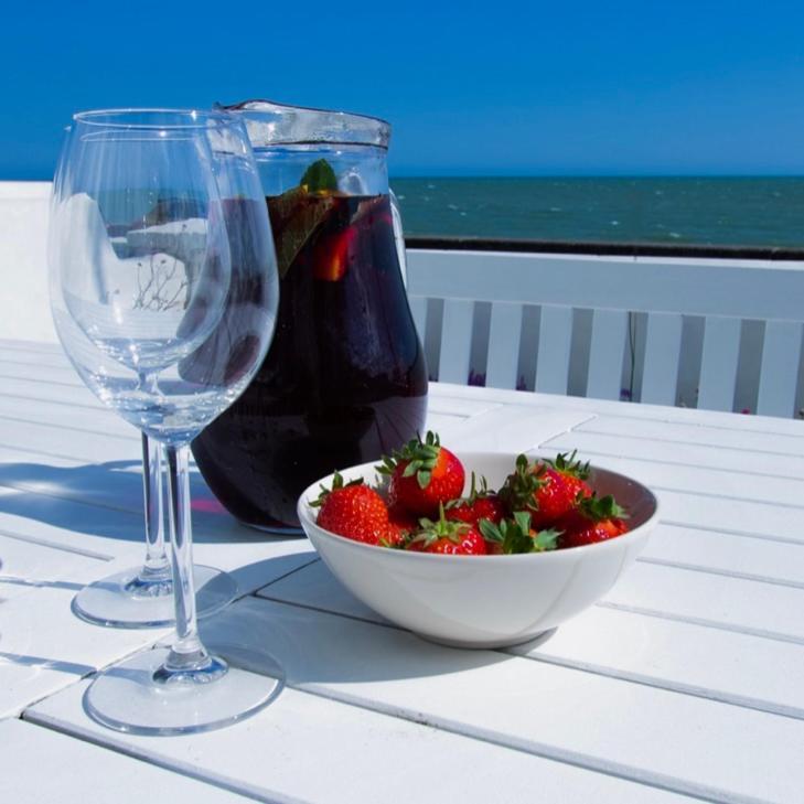 Beach View, 4 Bedroom House Opposite The Sea! Sleeps 10 Sandgate Exteriér fotografie