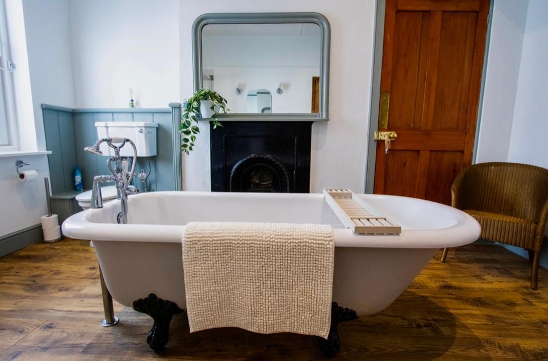 Beach View, 4 Bedroom House Opposite The Sea! Sleeps 10 Sandgate Exteriér fotografie