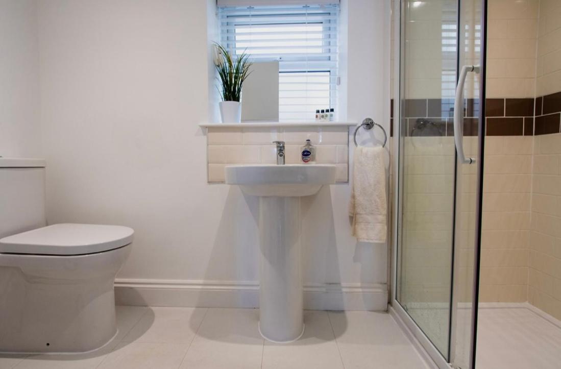 Beach View, 4 Bedroom House Opposite The Sea! Sleeps 10 Sandgate Exteriér fotografie